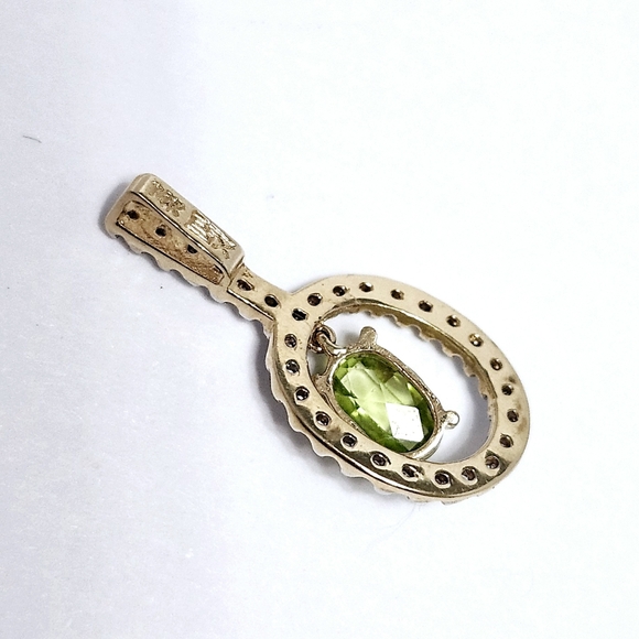 14K Gold Peridot & Diamond Pendant - Picture 4 of 8